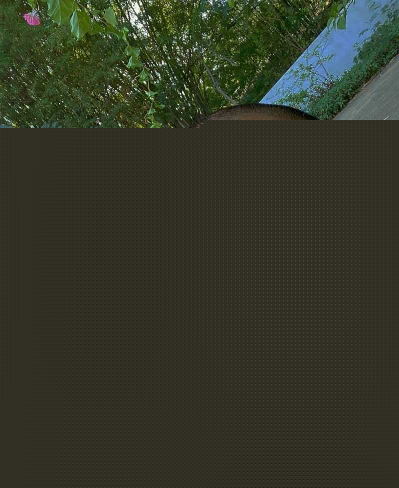 韩国影帝刘亚仁到上海男同酒吧与gay男亲密互动视频 11