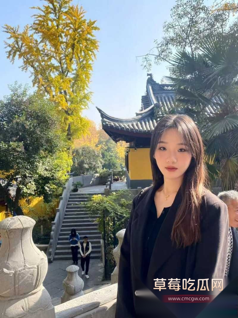 20岁精神小妹酒店被金主调教 2 20岁精神小妹酒店被金主调教 2