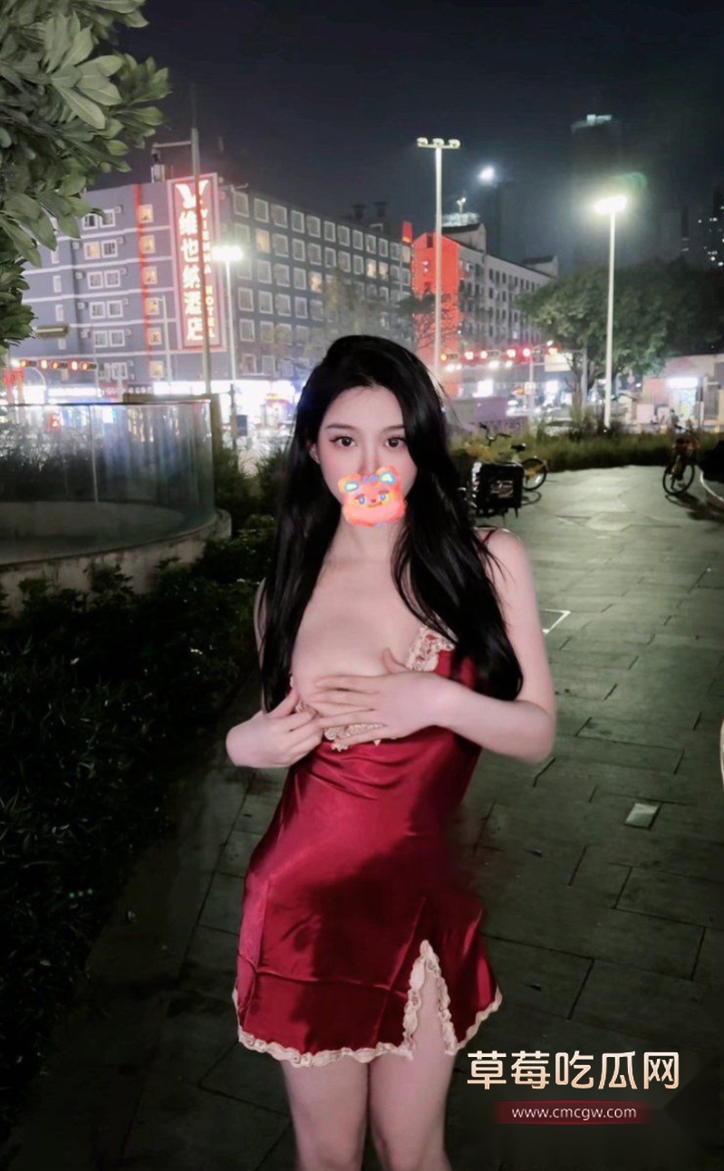 推特高颜反差骚母狗 黑纱女 32