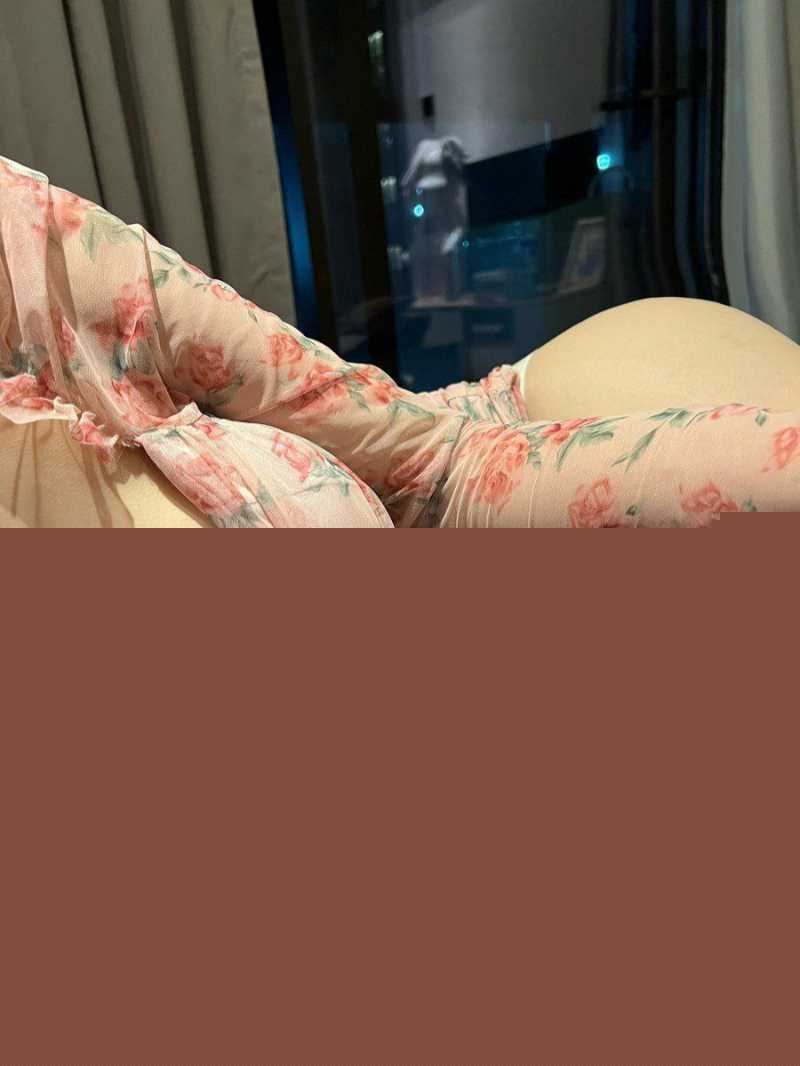 推特高颜反差骚母狗 黑纱女 40