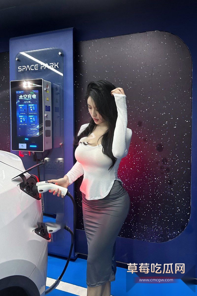 推特高颜反差骚母狗 黑纱女 43