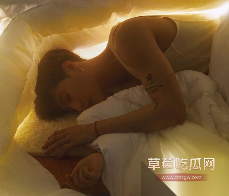 疑似王嘉尔草粉视频被人曝光 爆料人声称王嘉尔常去夜店与女粉喝酒蹦迪打炮 19 疑似王嘉尔草粉视频被人曝光 爆料人声称王嘉尔常去夜店与女粉喝酒蹦迪打炮 19