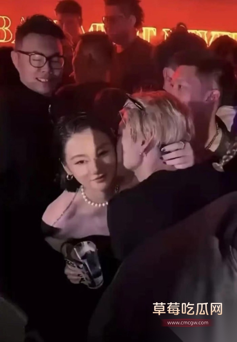 疑似王嘉尔草粉视频被人曝光 爆料人声称王嘉尔常去夜店与女粉喝酒蹦迪打炮 20 疑似王嘉尔草粉视频被人曝光 爆料人声称王嘉尔常去夜店与女粉喝酒蹦迪打炮 20