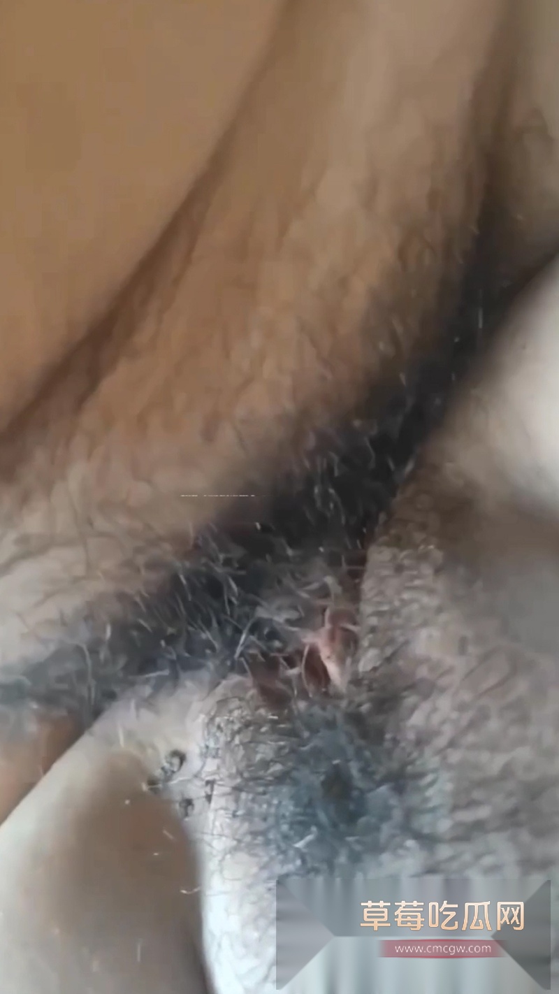 巨乳美艳少妇 娍 背着老公婆婆约炮邻居大叔  7