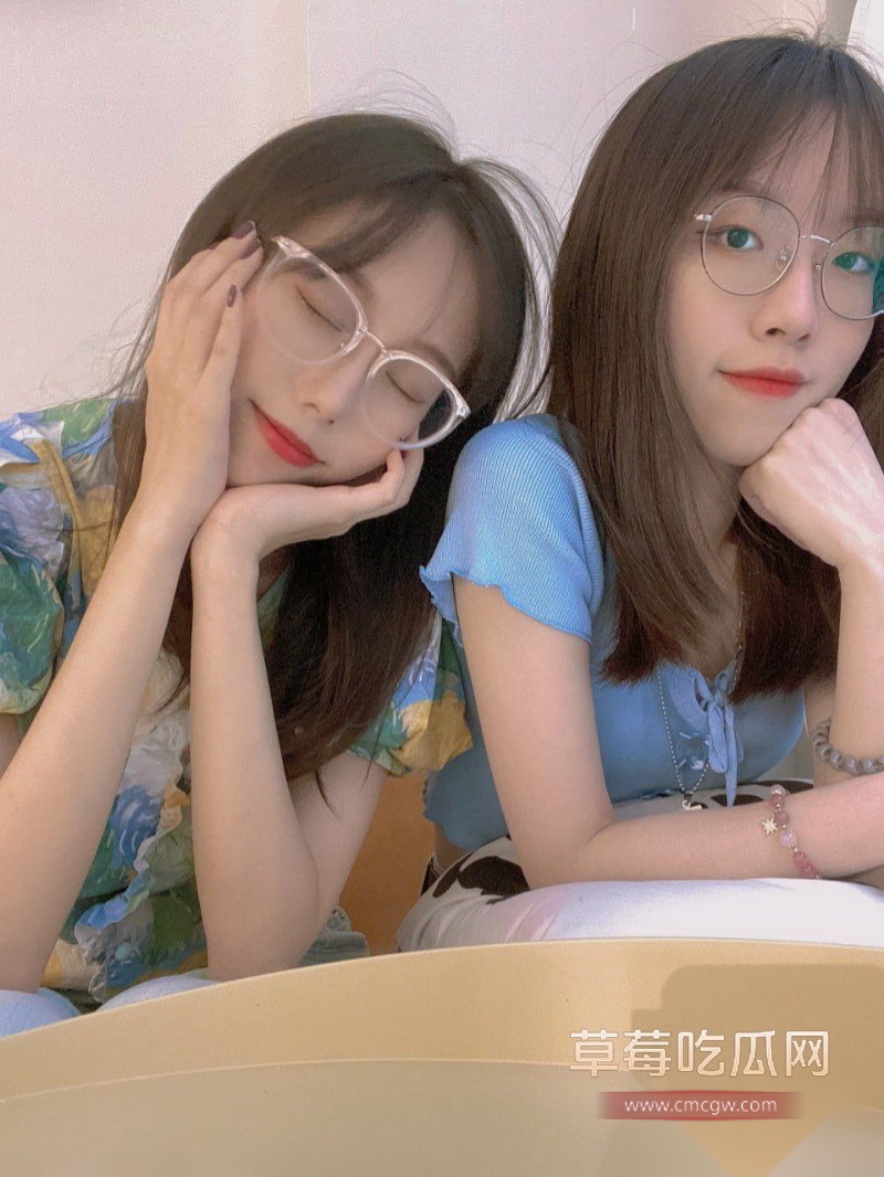 双胞胎妹妹 程甜甜 20 双胞胎妹妹 程甜甜 20