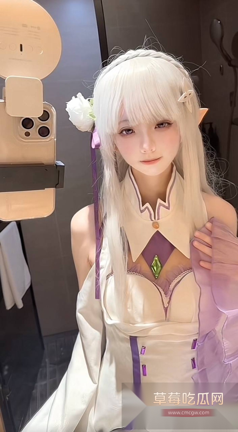 百万粉女网红Coser拿铁ouo 19 百万粉女网红Coser拿铁ouo 19