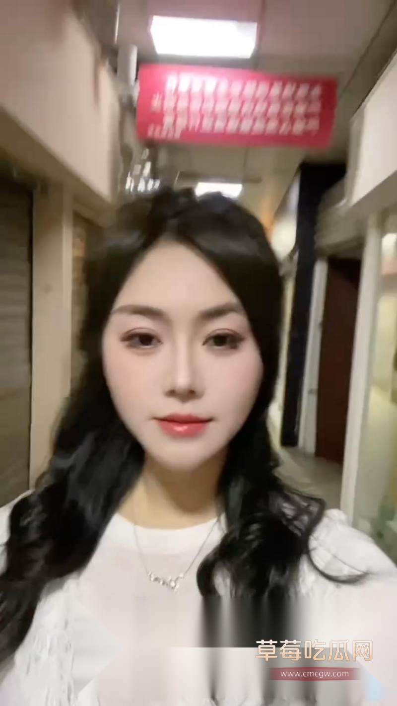 成都臀围110cm极品外围骚货柳飘飘服务金主 2 成都臀围110cm极品外围骚货柳飘飘服务金主 2