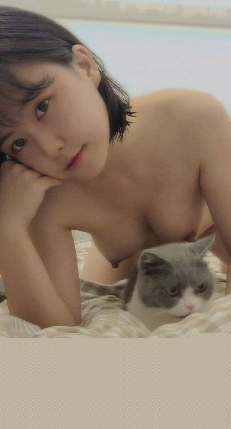 极品人妻叶思酒店跪舔金主 8 极品人妻叶思酒店跪舔金主 8