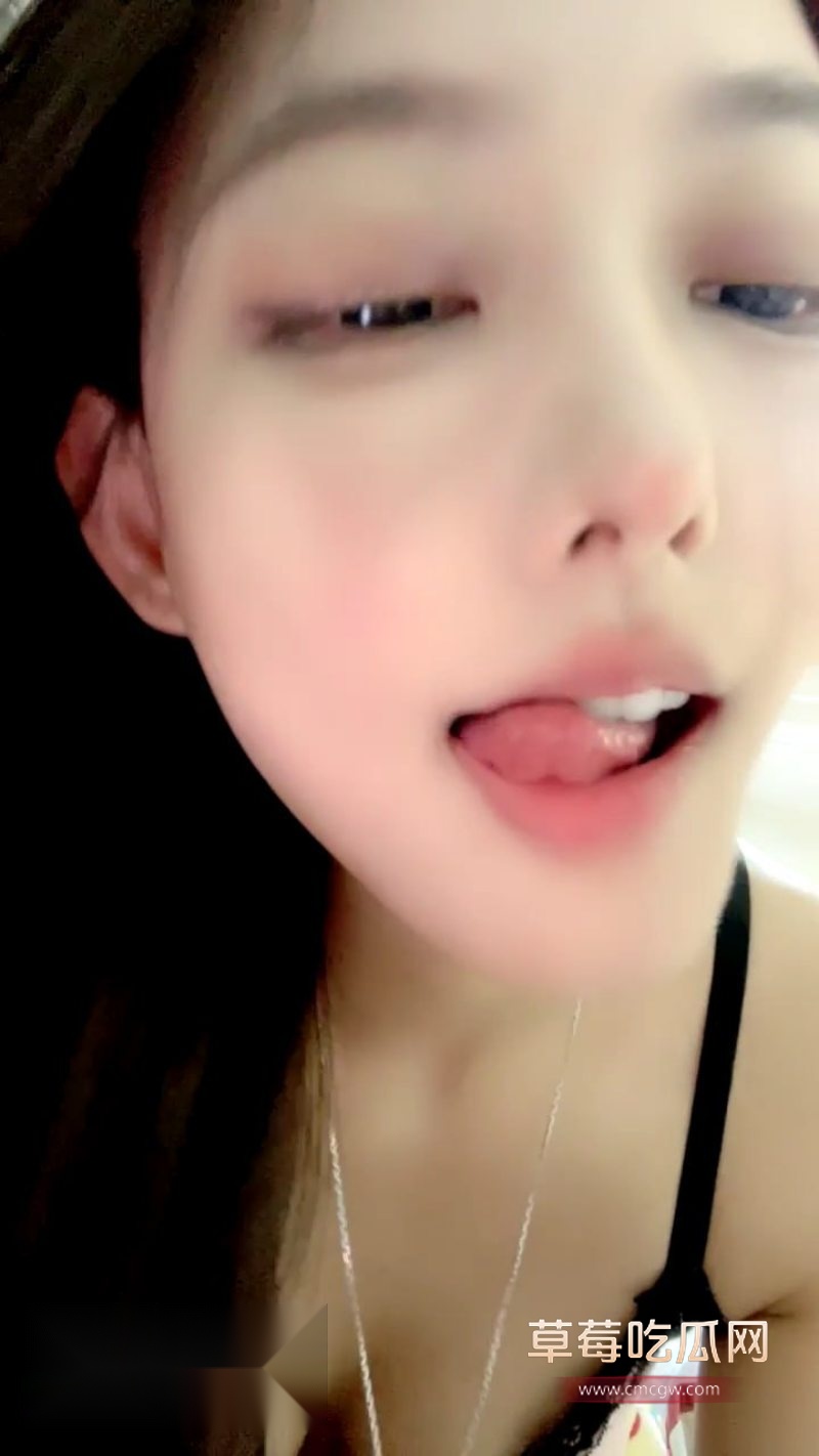 周子宣一对一丝袜制服聊骚视频流出6 周子宣一对一丝袜制服聊骚视频流出6