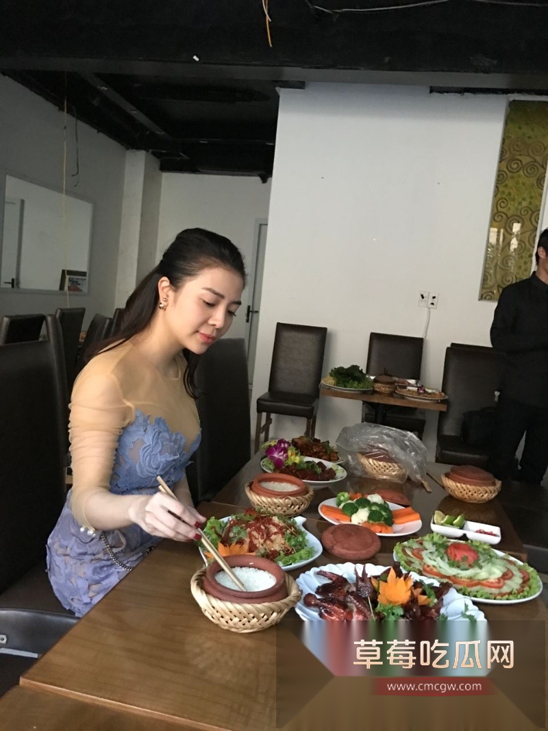 台湾顶级少妇 宋思 与自己的情人拍摄私密性爱视频 1 台湾顶级少妇 宋思 与自己的情人拍摄私密性爱视频 1