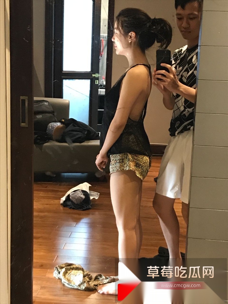 台湾顶级少妇 宋思 与自己的情人拍摄私密性爱视频 4 台湾顶级少妇 宋思 与自己的情人拍摄私密性爱视频 4