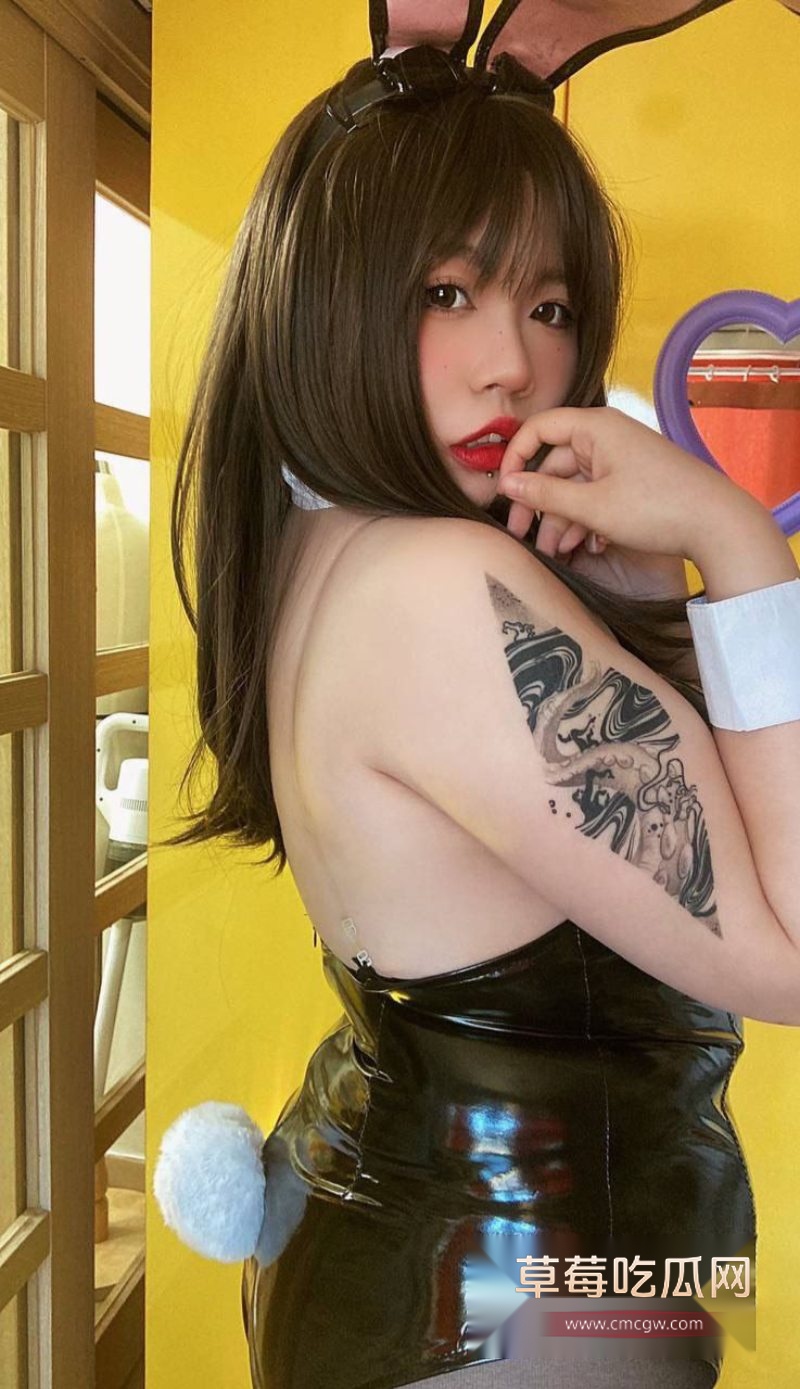 河南新乡女教师私下的反差样被男友泄密9