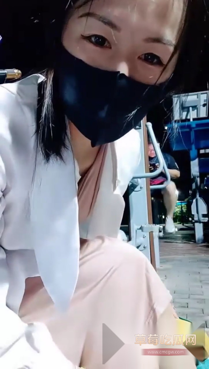 极品人妻小汤圆真空户外跳蛋震逼 1