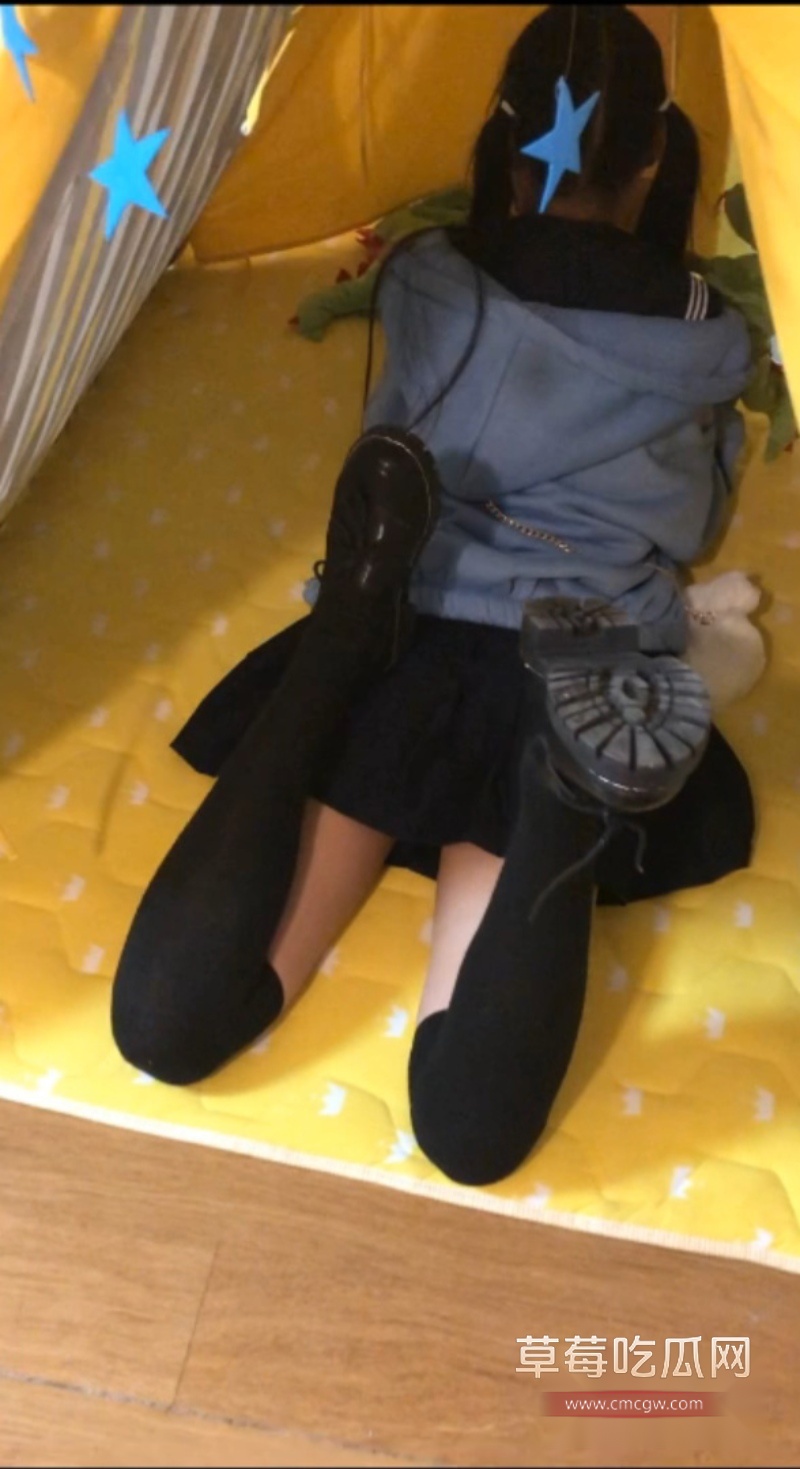 蒙眼捆绑调教双马尾小萝莉 1 蒙眼捆绑调教双马尾小萝莉 1