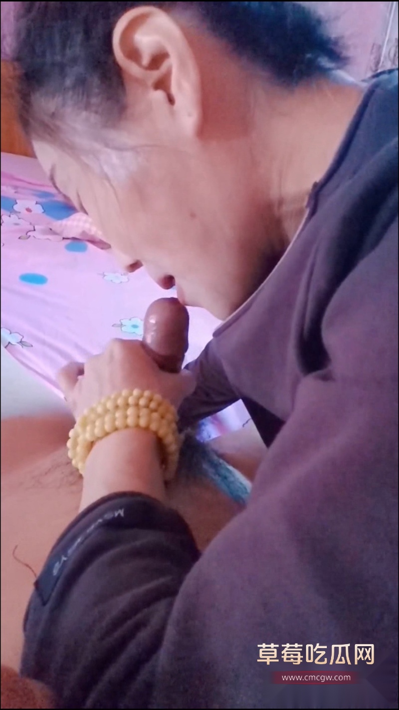 淫荡岳母在婚房与女婿做爱 2