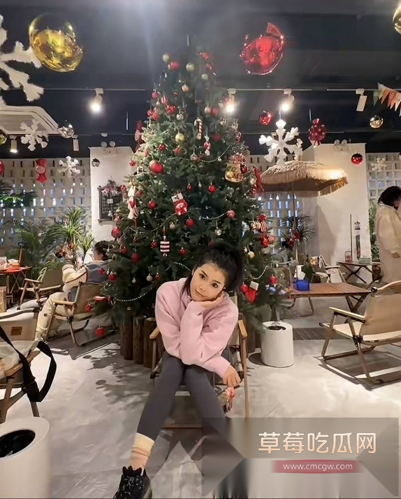 抖音写亡妻回忆录的男博主 给自己制造日落 翻车 粉丝翻出其因车祸去世的美女老婆在微博曾曝出丈夫多次出轨约炮视频记录！ 7