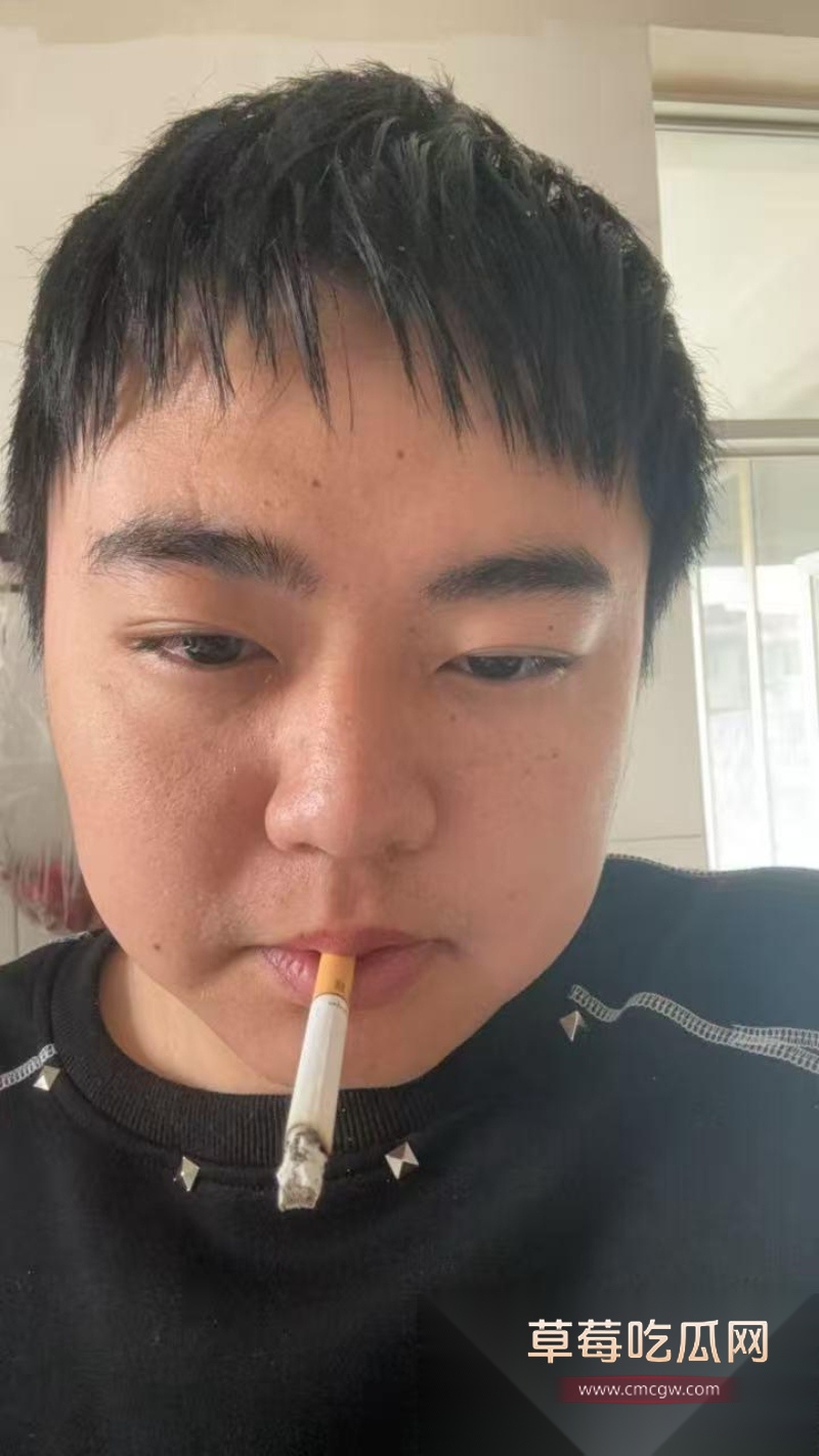 斗鱼李老八旗下直播员 卷毛和管奚 为了博眼球赚流量 7