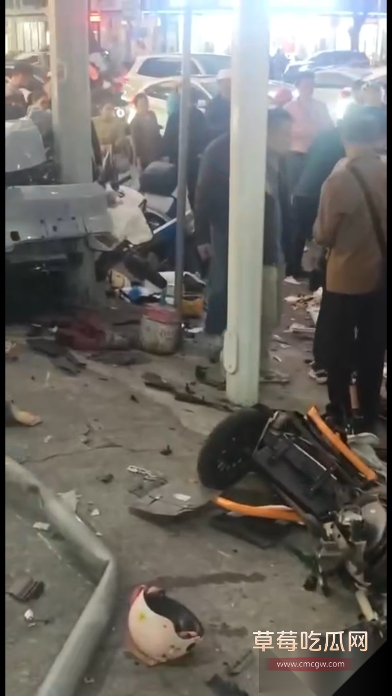 广州汽车冲撞行人事件 12 广州汽车冲撞行人事件 12