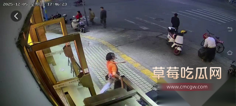 广州汽车冲撞行人事件 18 广州汽车冲撞行人事件 18