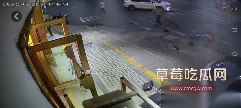 广州汽车冲撞行人事件 2 广州汽车冲撞行人事件 2