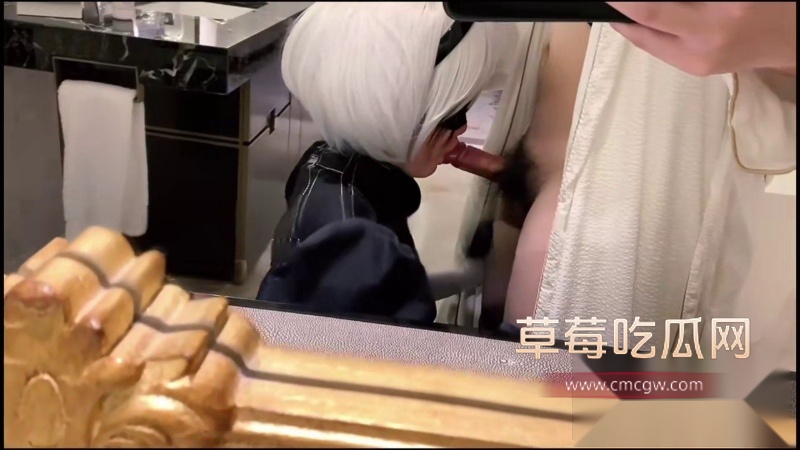 推特福利姬Maniacccccc cos尼泊尔2B沉浸式口交做爱 2