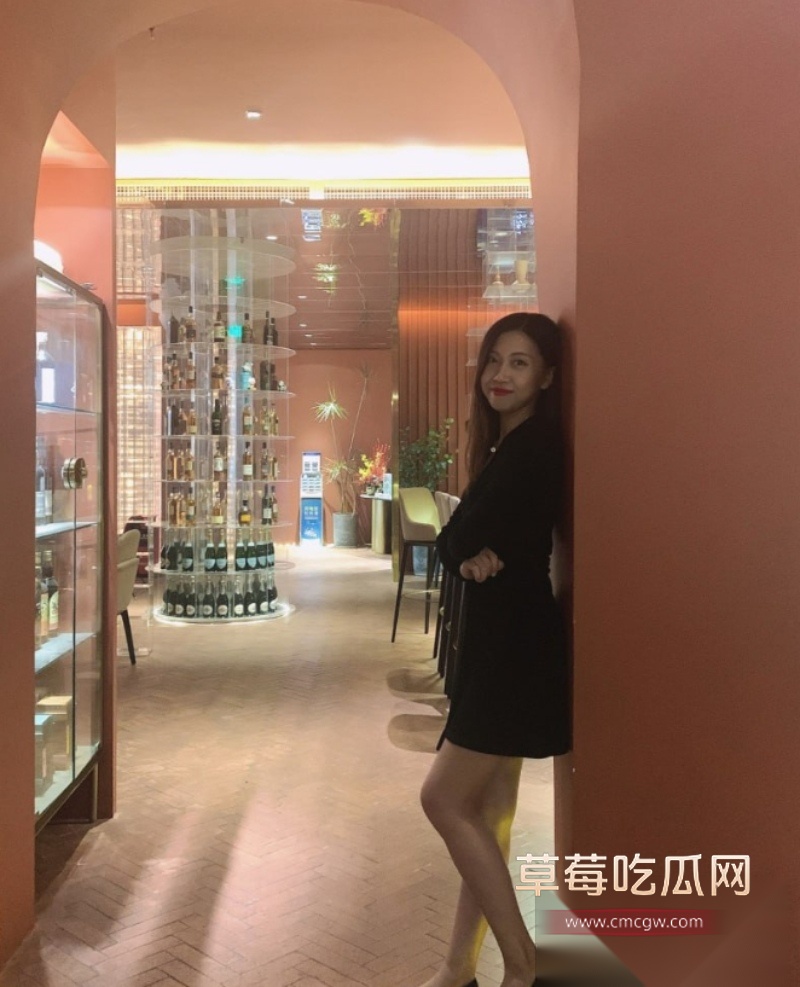 极品反差熟女 岁月了然 因婚后老公忙于工作 屡次约会偷情男大 3 极品反差熟女 岁月了然 因婚后老公忙于工作 屡次约会偷情男大 3