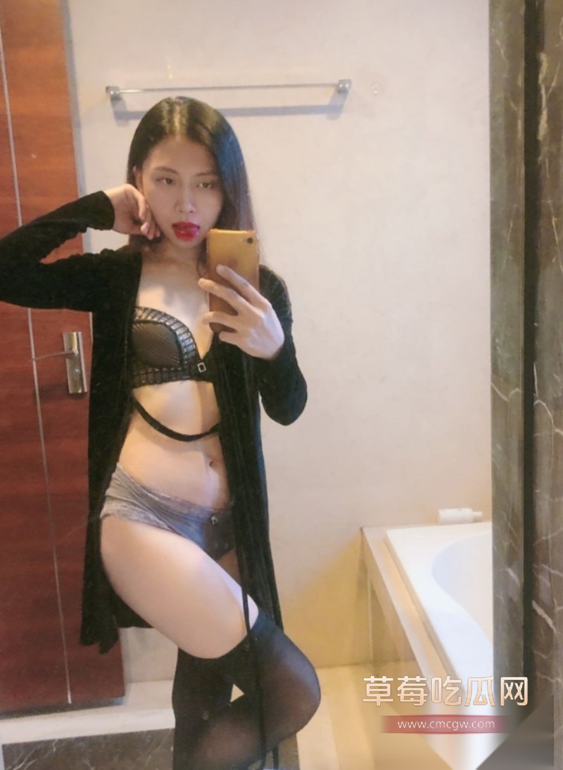 极品反差熟女 岁月了然 因婚后老公忙于工作 屡次约会偷情男大 4 极品反差熟女 岁月了然 因婚后老公忙于工作 屡次约会偷情男大 4