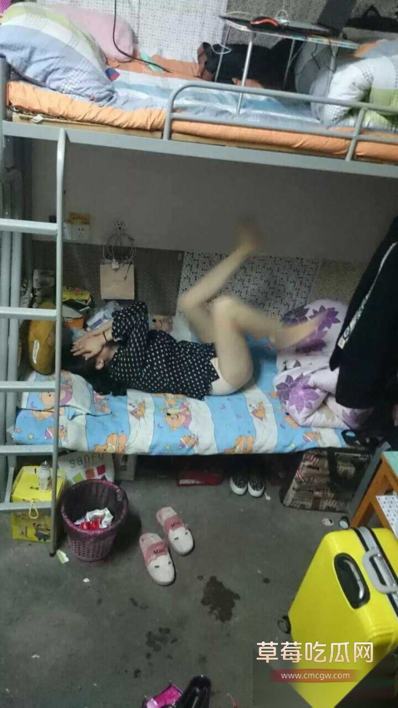 高价购买女生宿舍实拍视频 15