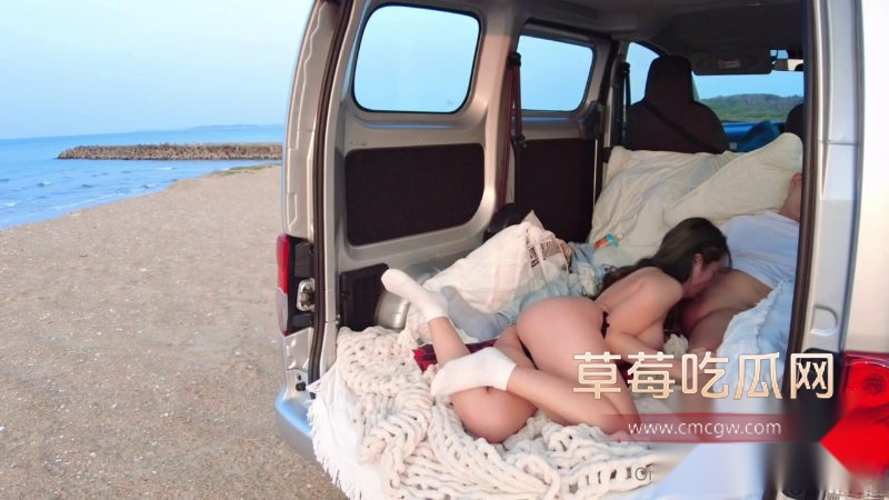 Naomiii在沙滩的车震狂欢之旅5 Naomiii在沙滩的车震狂欢之旅5