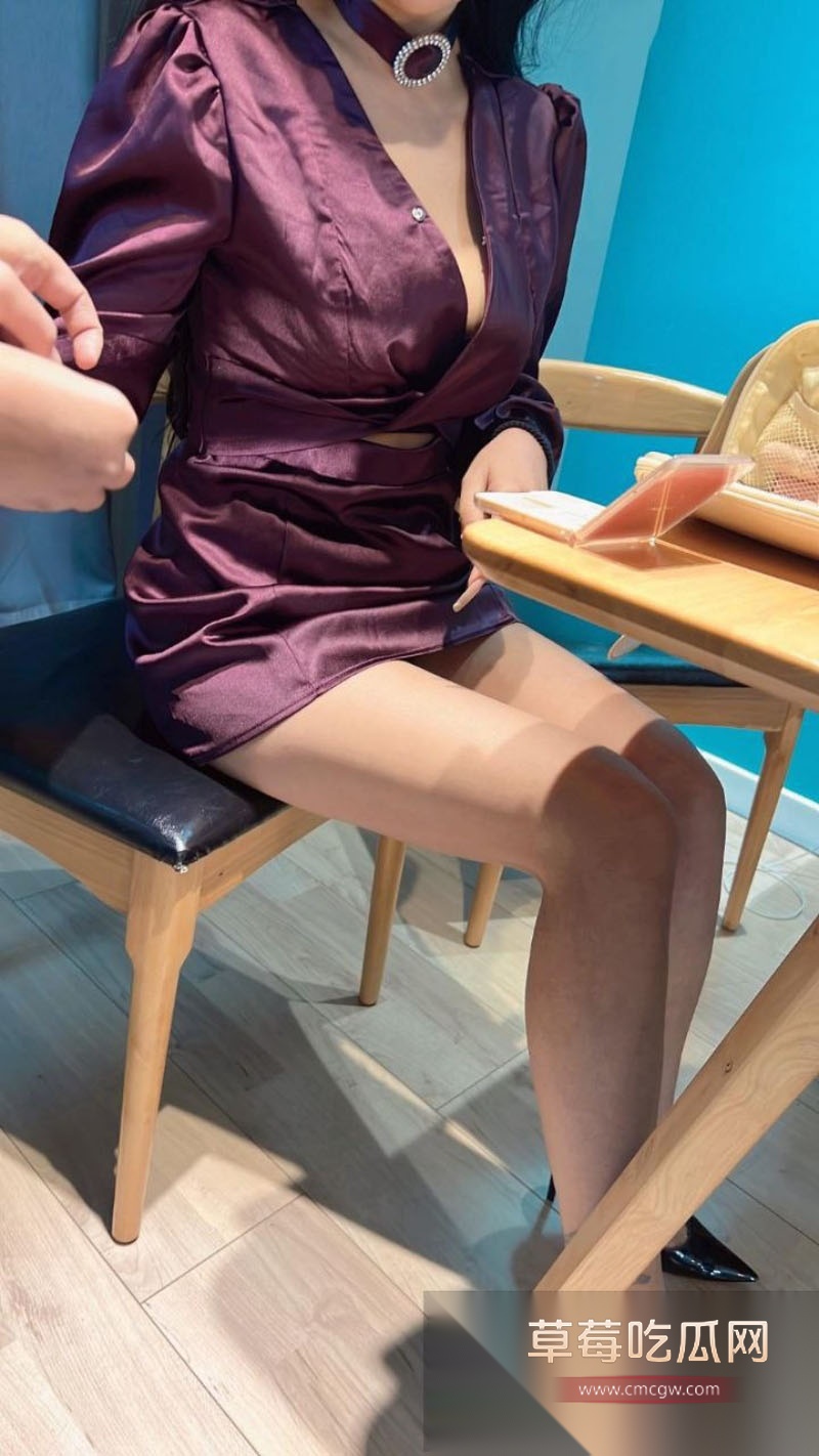 海角奶子即正义真实姐弟乱伦 3