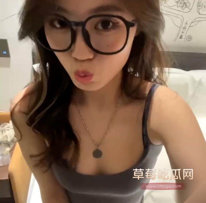 超乖巧在校女大学生 15 超乖巧在校女大学生 15