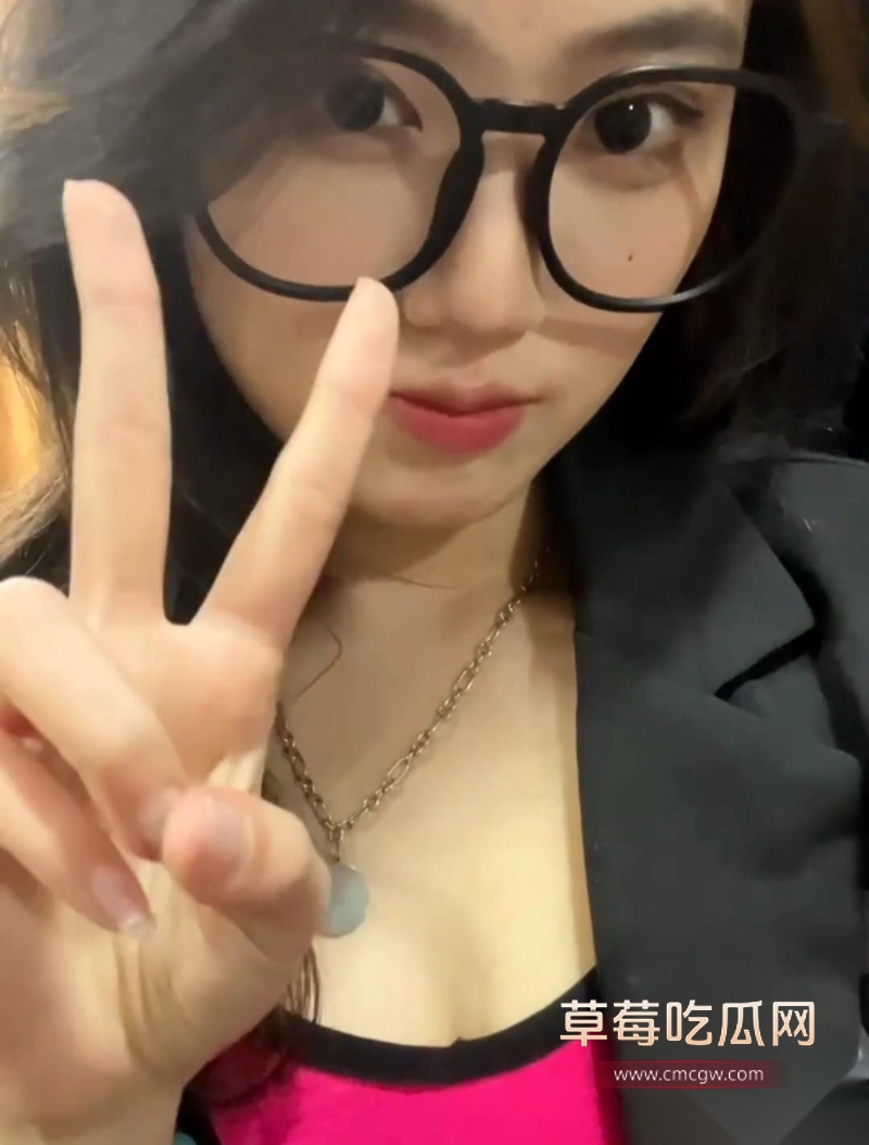 超乖巧在校女大学生 16 超乖巧在校女大学生 16