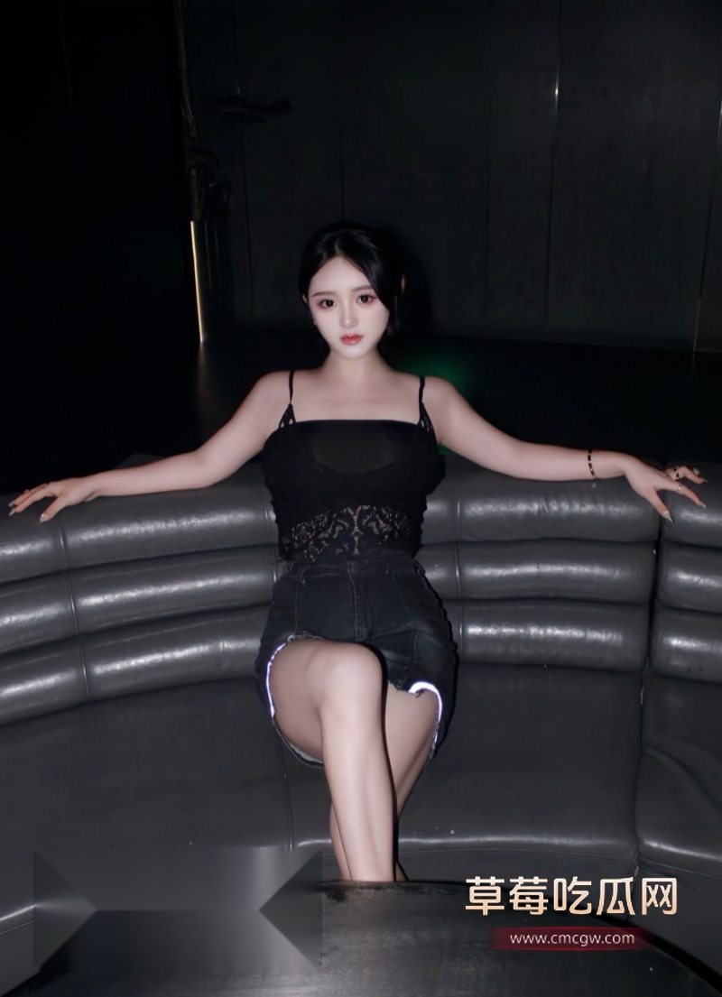 内蒙古迈阿密酒吧内的高颜值艺校生2 内蒙古迈阿密酒吧内的高颜值艺校生2