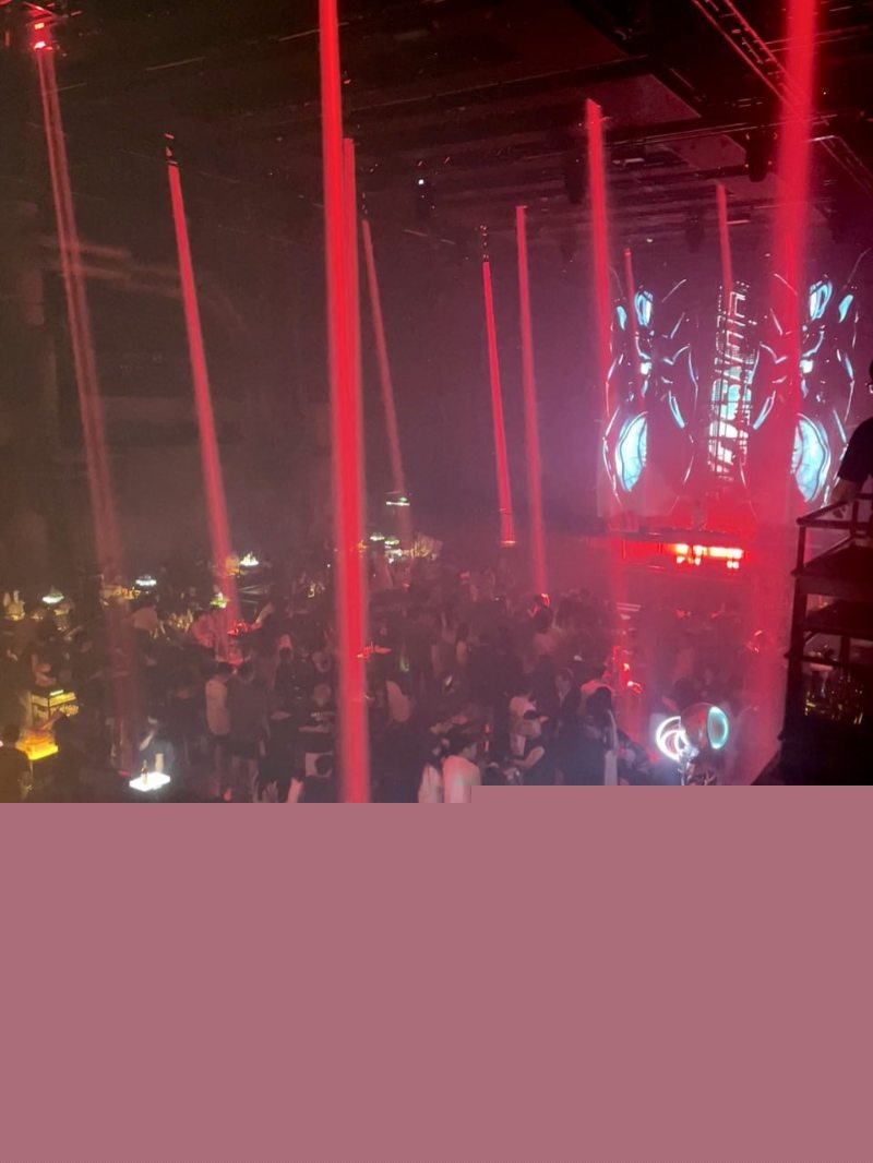 内蒙古迈阿密酒吧内的高颜值艺校生5 内蒙古迈阿密酒吧内的高颜值艺校生5