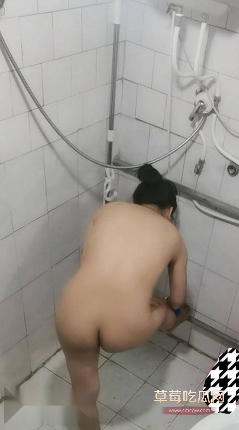 海角社区保安干女业主全程记录3