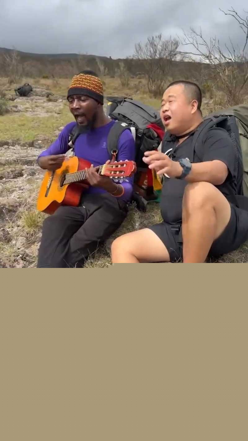 抖音超级大v蓝战非在朋友圈自曝在南非被中国人绑架勒索 10