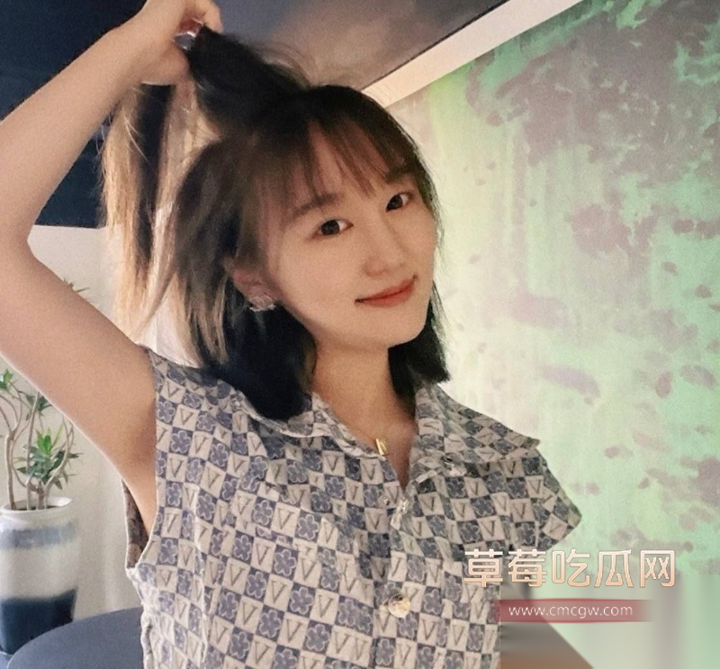 河南郑州教师人妻反差得一比 2