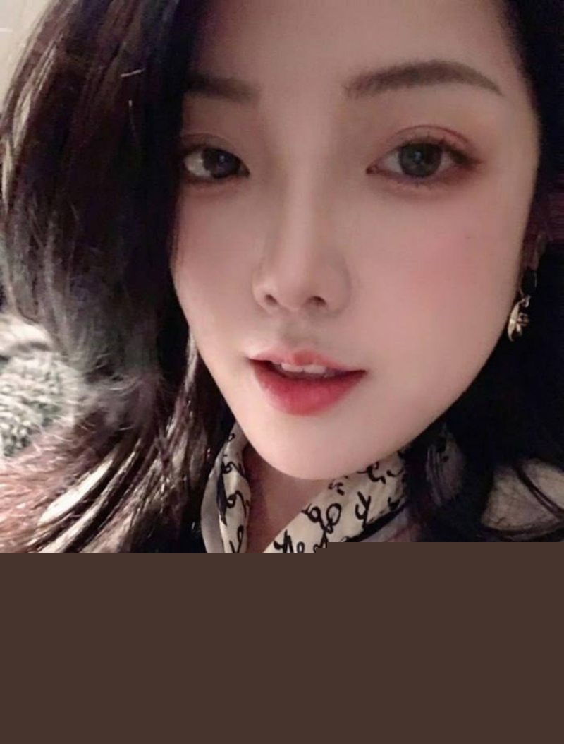 女销冠梁菲高颜值照片3