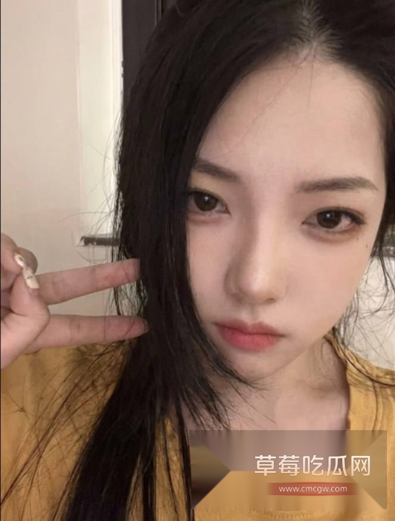 女销冠梁菲高颜值照片4