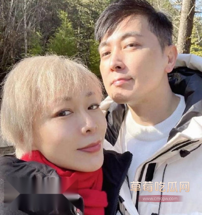 演员保剑锋和妻子何珈好1