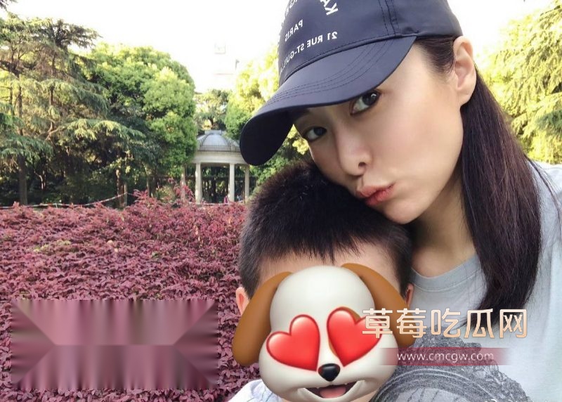 演员保剑锋和妻子何珈好5