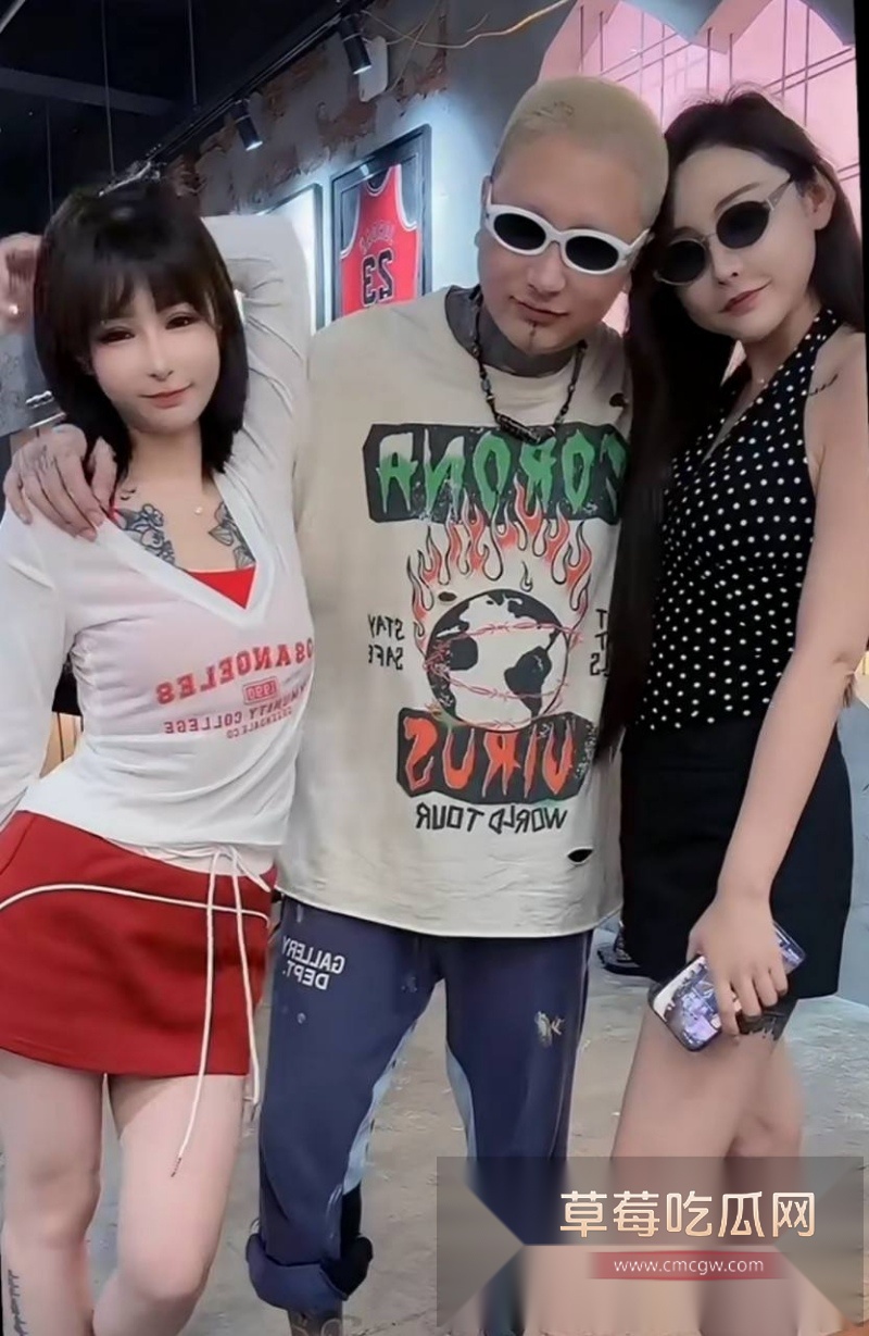 快手3000万粉大网红Fz方丈直播间自曝因老婆不让碰所以多次出轨 11 快手3000万粉大网红Fz方丈直播间自曝因老婆不让碰所以多次出轨 11