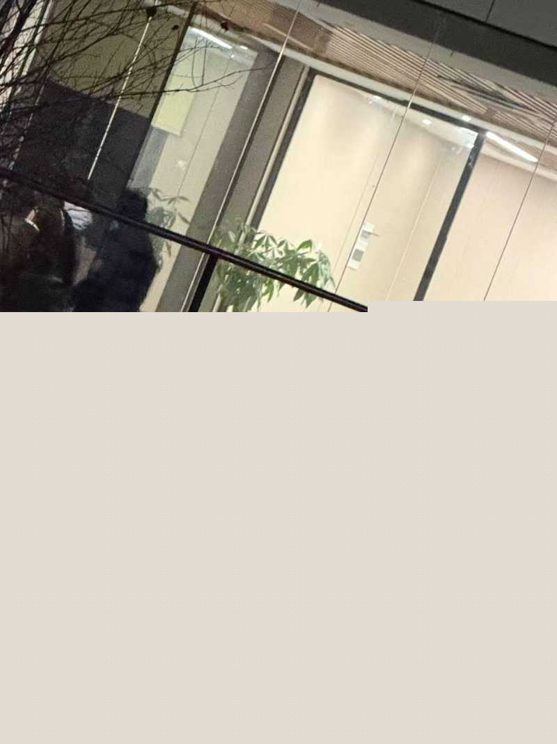 皖江工学院情侣在宿舍楼下活动室调情 9