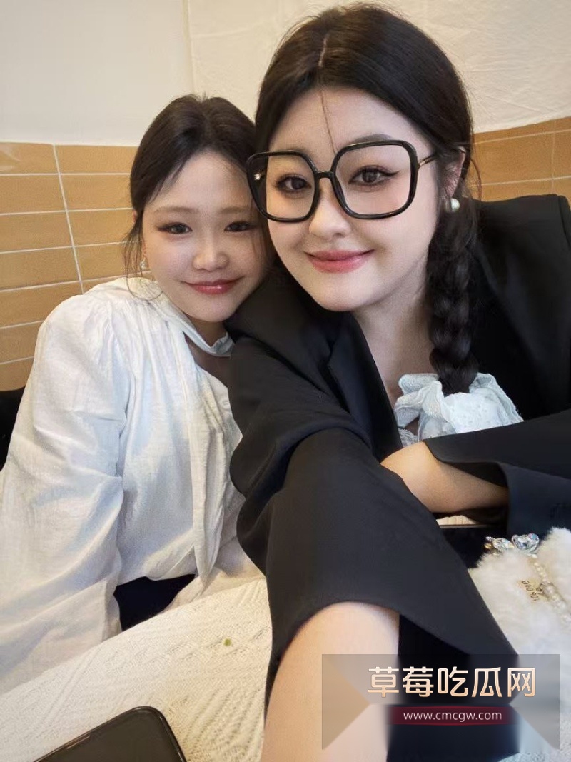 成都成华区大奶母狗周雨桐勾引闺蜜男友 1 成都成华区大奶母狗周雨桐勾引闺蜜男友 1