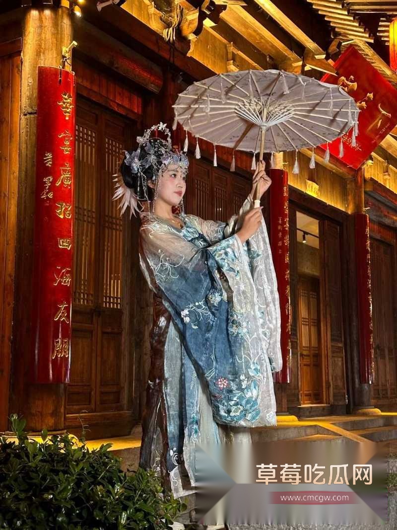 黑龙江齐齐哈尔高颜值骚母狗李雨萌 3