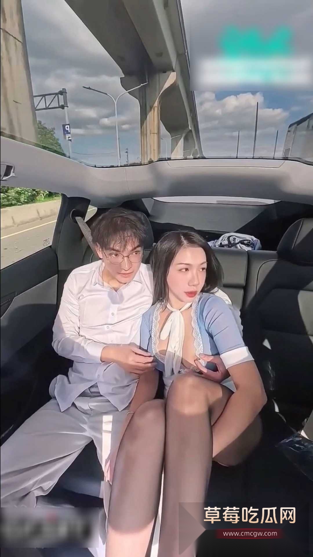 炸裂车震 台北街区闹市 1 炸裂车震 台北街区闹市 1