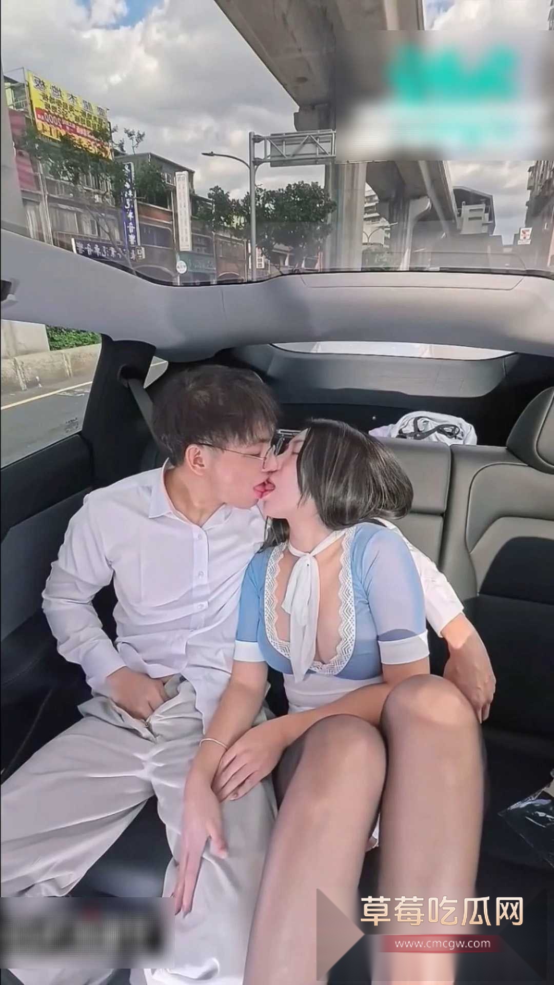 炸裂车震 台北街区闹市 2 炸裂车震 台北街区闹市 2