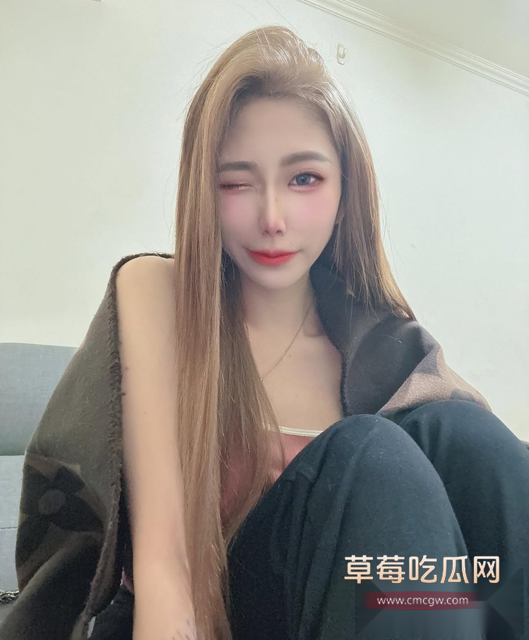 IG高颜满背纹身的小网红娜娜 17