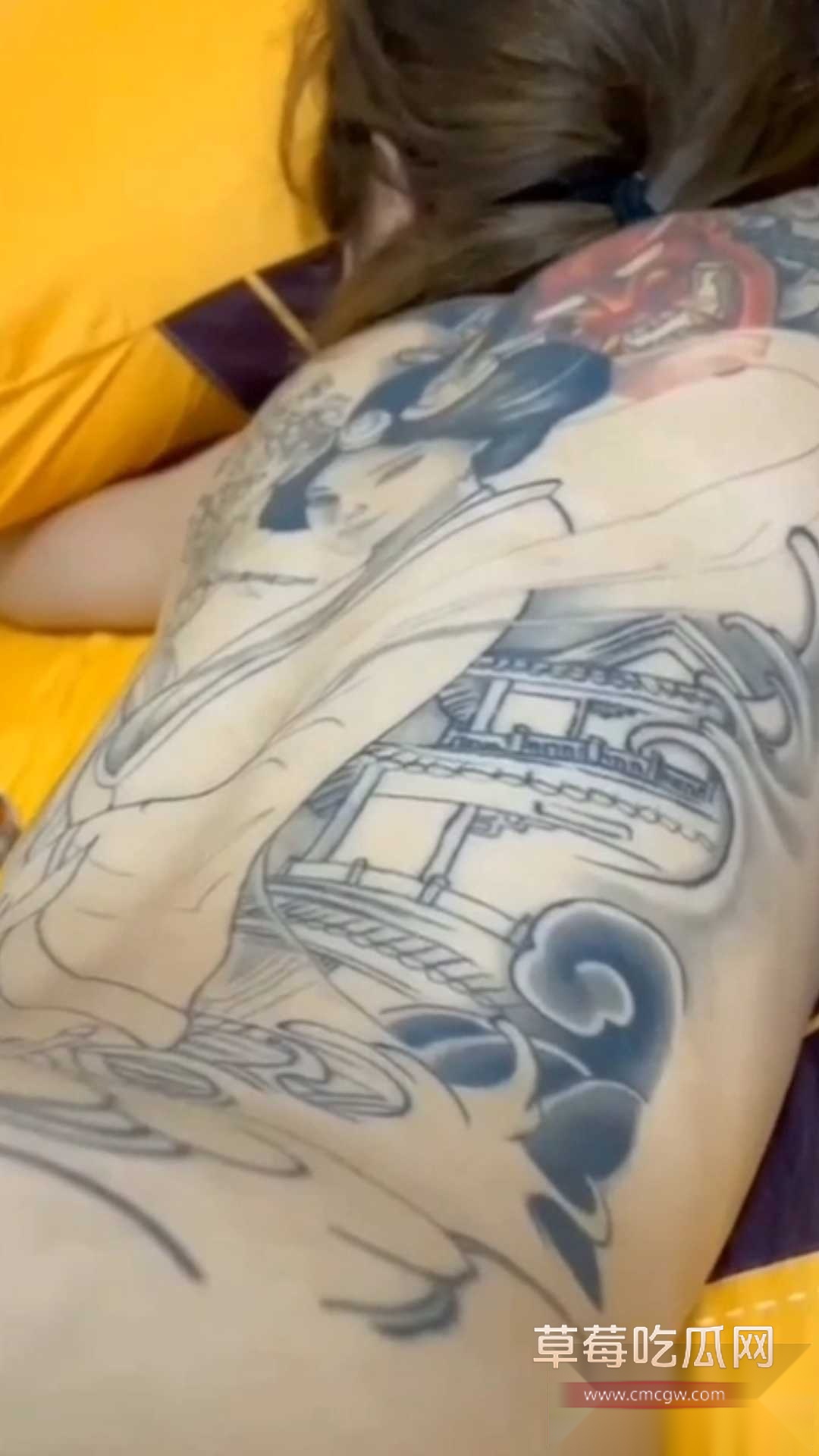 IG高颜满背纹身的小网红娜娜 1