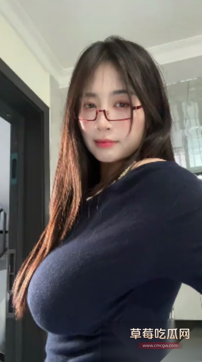 抖音超绝巨乳肥臀肉坦人妻 夏夏很香香 1